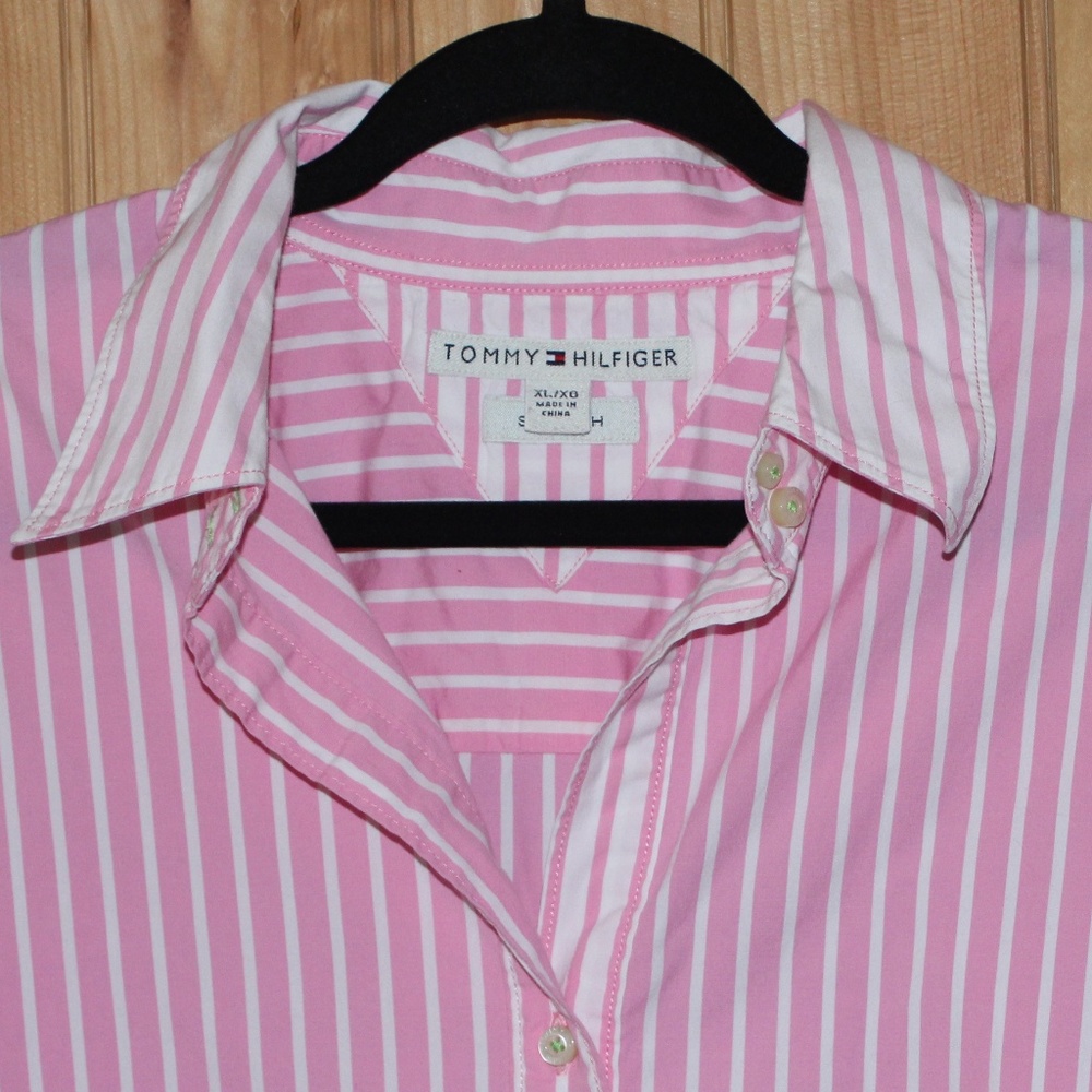 5/$25 🛍 Tommy Hilfiger Longsleeve Button Up - Picture 3 of 8